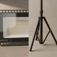 E027EI LED work light close-up showing LED array and heavy-duty tripod stand
